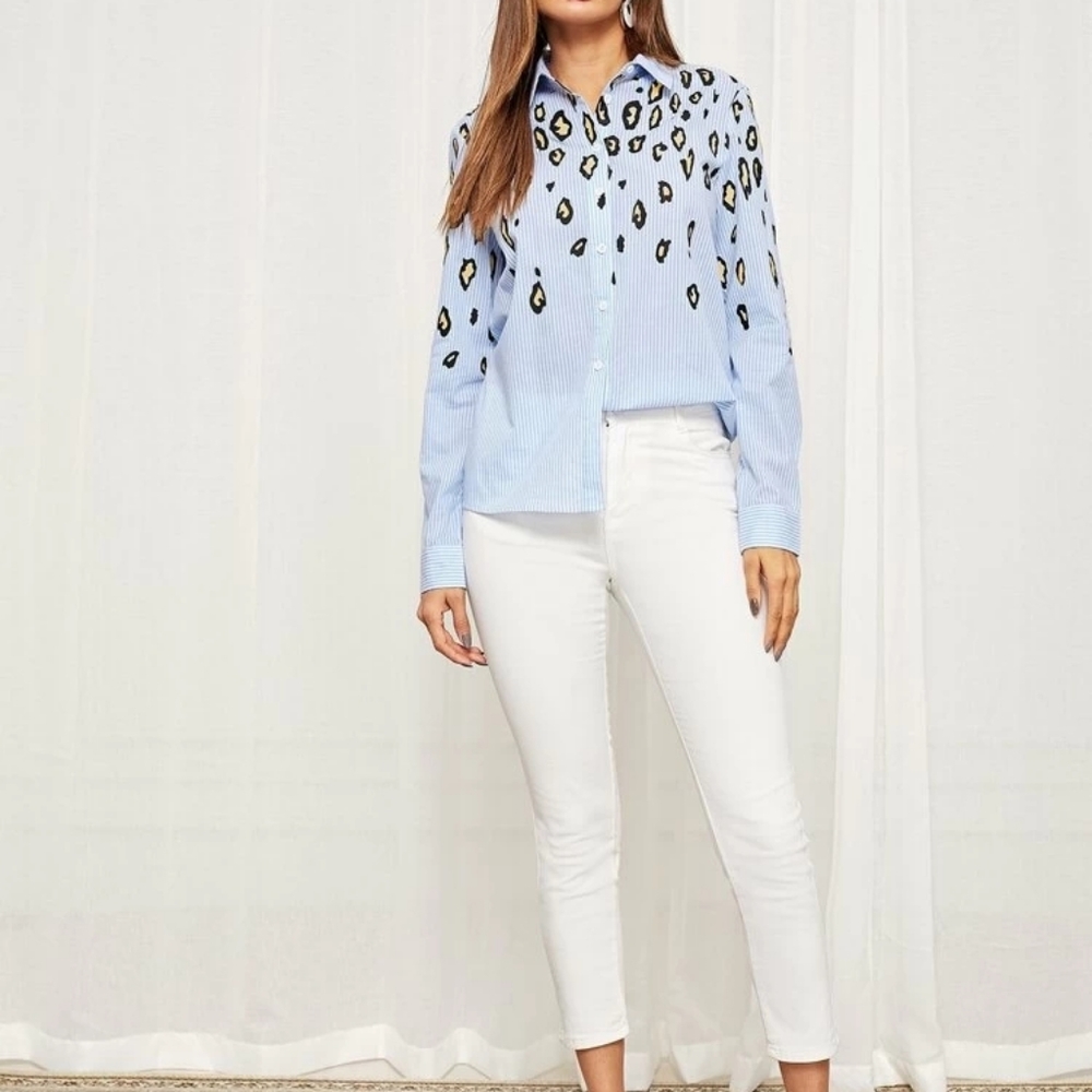 Leopard Animal Print Button Down Top Like New - image 5